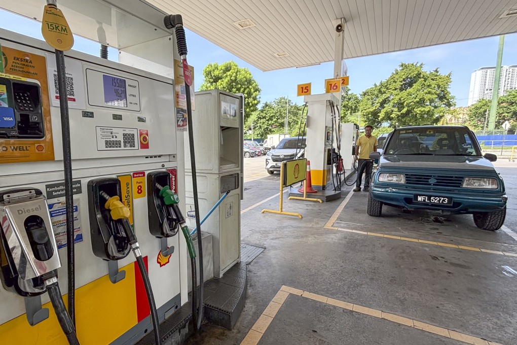 Malaysians call for fines for Singaporean motorists freeloading on