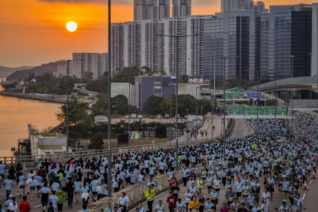 Runners take part in the Standard Chartered Hong Kong Marathon last year. Photo: Elson Li