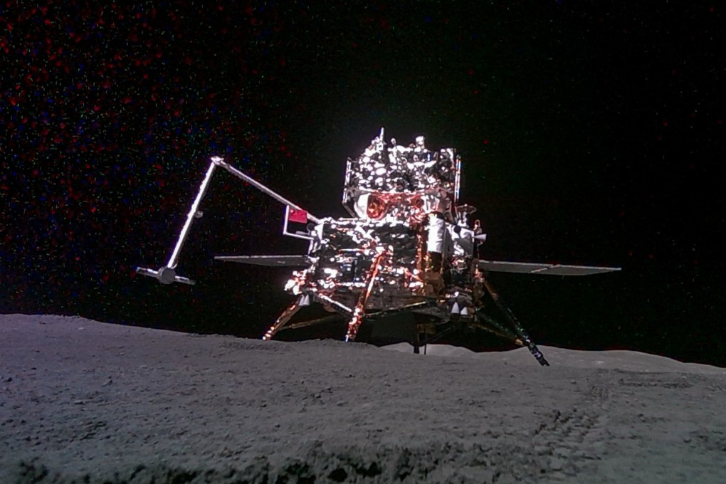 The Chang’e 6 probe collects the first ever soil samples from the far side of the Moon in 2024. Photo: CNSA
