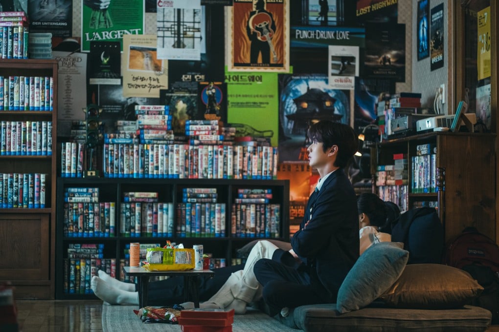 Choi Woo-shik as film critic Ko Gyeom in a still from Korean drama series Melo Movie. Photo: Ko Nam-hi/Netflix