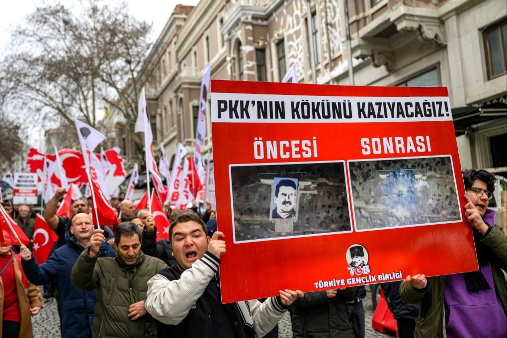 Members of the left-wing nationalist Turkish Youth Union (TGB) during a protest against the new solution process to be carried out with the Kurdistan Workers’ Party (PKK), in Istanbul on Sunday. Photo: AFp