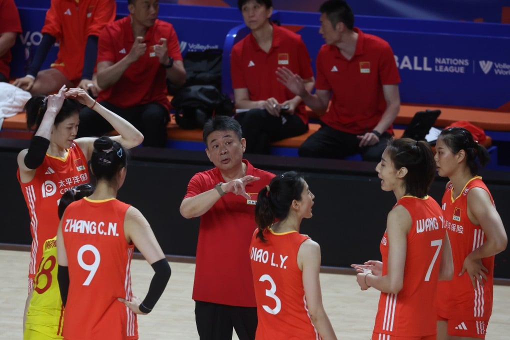 China head coach Cai Bin (centre) speaks to his players during the Volleyball Nations League game against Turkey at the Hong Kong Coliseum. Photo: Yeung-man
