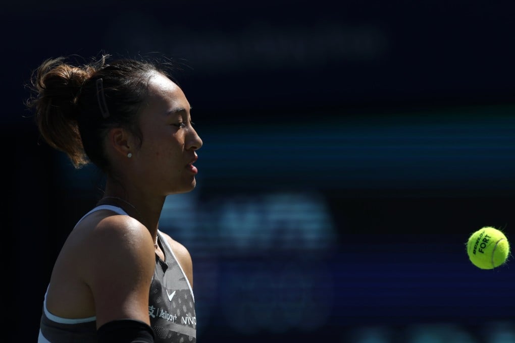 Zheng Qinwen started the match against Peyton Stearns like a woman on fire but faded away in the deciding set. Photo: EPA-EFE