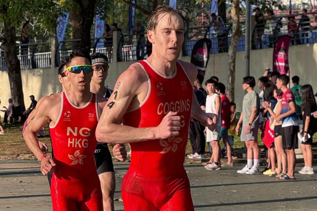 Oscar Coggins runs with fellow Hongkonger Jason Ng in his shadow during the closing leg in Malaysia. Photo: TRIHK