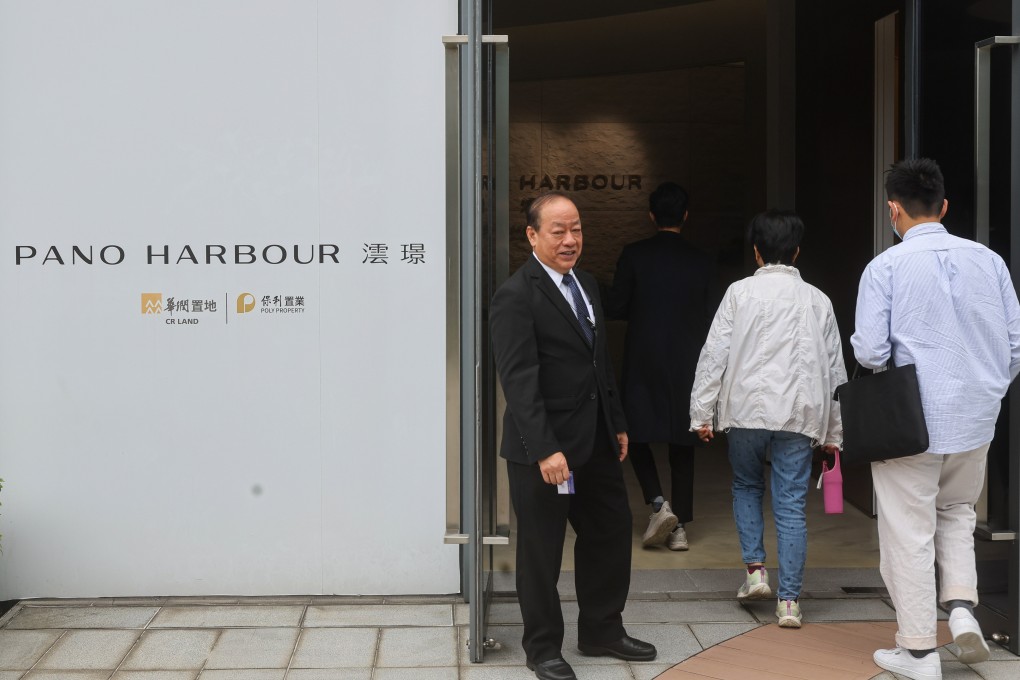 Potential buyers at Pano Harbour’s sales office in Hung Hom on Sunday. Photo: Edmond So