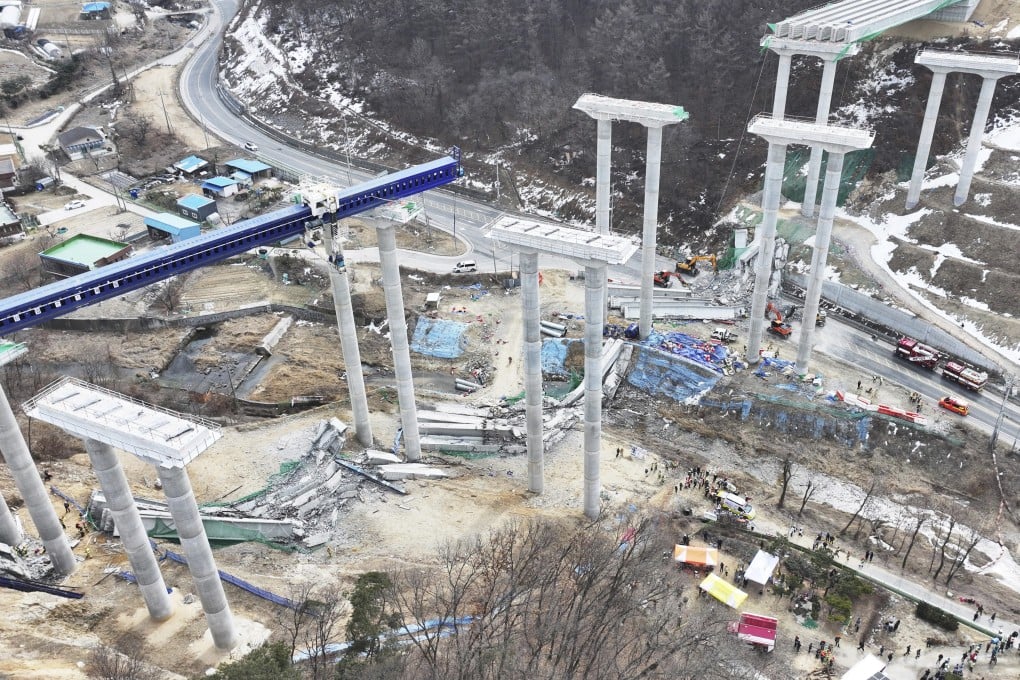 The site of the highway construction site collapse. Photo: Yonhap via AP)