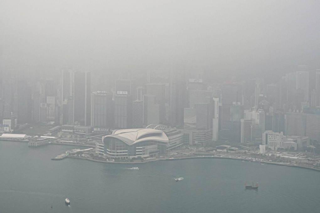 The weather is expected to be warm and foggy on Sunday. Photo: Eugene Lee