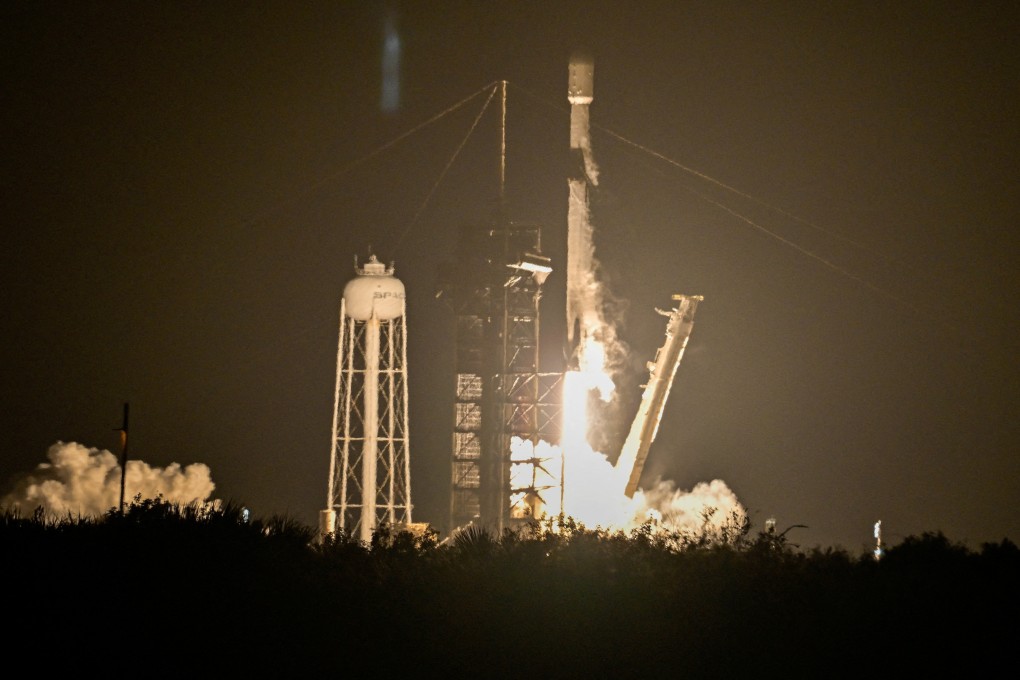 A SpaceX Falcon 9 rocket launches carrying Firefly Aerospace’s Blue Ghost lunar lander. Photo: Reuters