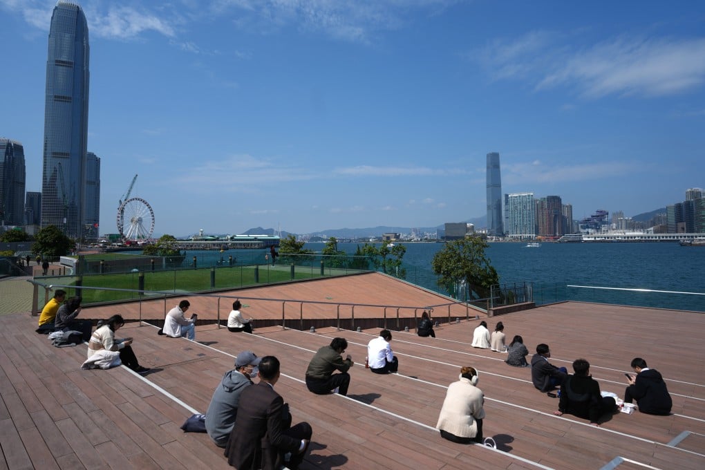 Residents can expect colder weather ahead with temperatures set to drop to 13 degrees on Friday, Observatory says. Photo: Sam Tsang