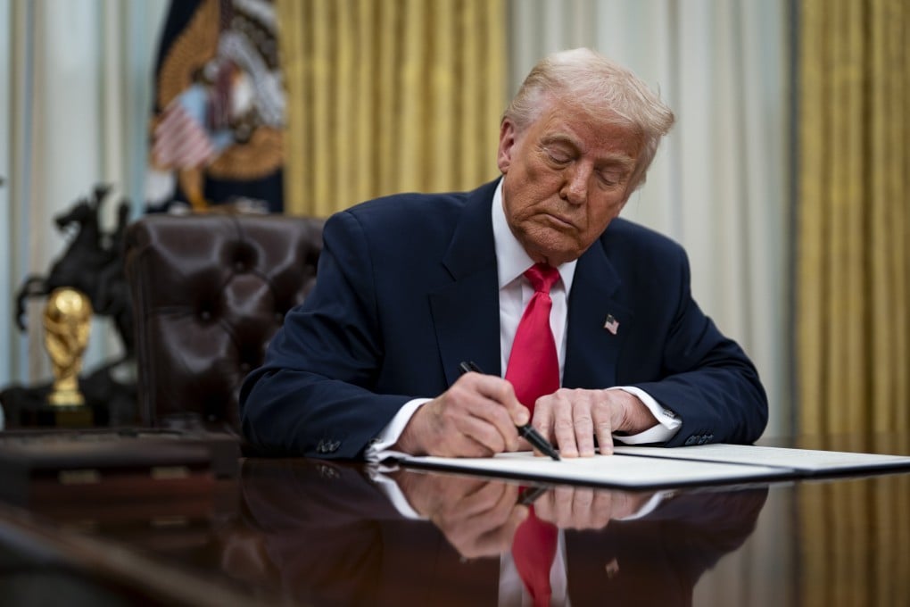 US President Donald Trump signed an executive order making English the official language of the United States. Photo: EPA-EFE/Pool