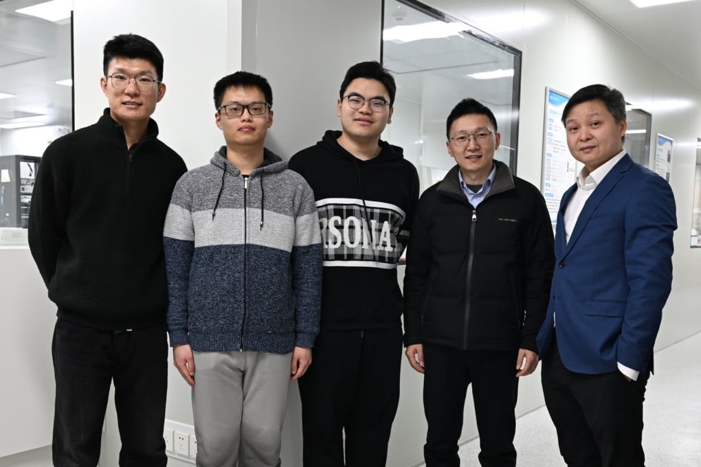 The Peking University researchers, led by Peng Hailin (right) said their breakthrough has the potential to circumvent the use of silicon in semiconductors entirely. Photo: Peking University