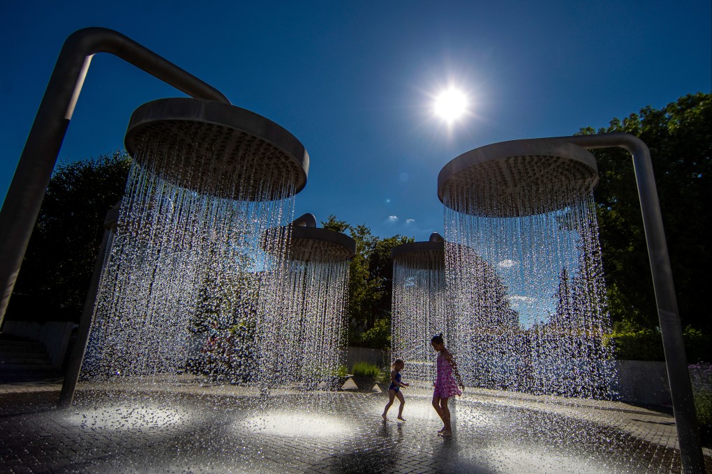 People cool off in a public fountain in Vilnius, Lithuania. Lithuania, a Baltic state and Nato member, has been a staunch ally of Kyiv since Moscow invaded Ukraine in February 2022, and frequently warned against sabotage attempts inspired by Russia. photo: AP