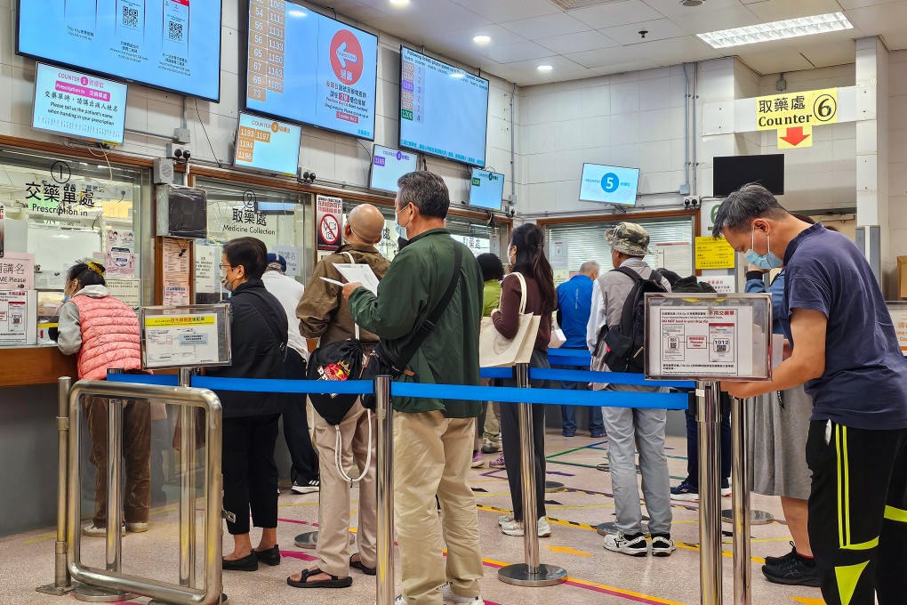 Patients wait in line to collect medication at a pharmacy in Kwong Wah Hospital in Yau Ma Tei. Photo: Edmond So