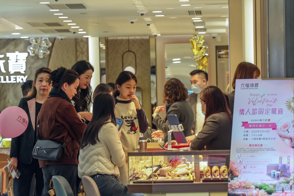 Tourists shop at a gold shop on Canton Road, Tsim Sha Tsui, on February 14, 2025. Photo: Jelly Tse
