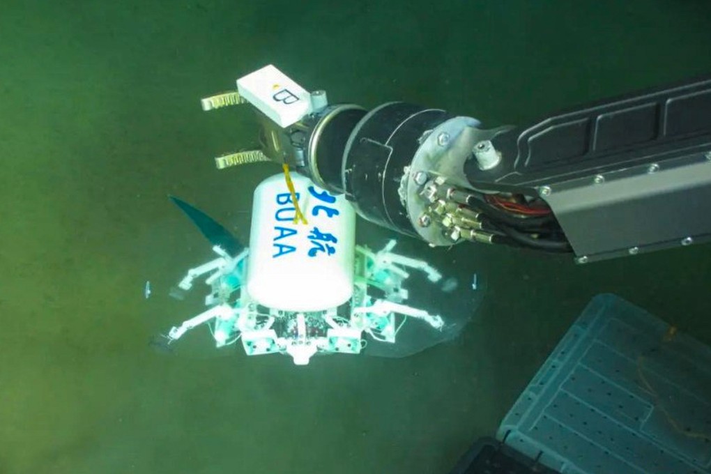 Beihang University researchers and collaborators have developed a miniature robot that features technology that could lead the way for a new generation of deep-sea exploration vehicles. Photo: Beihang University