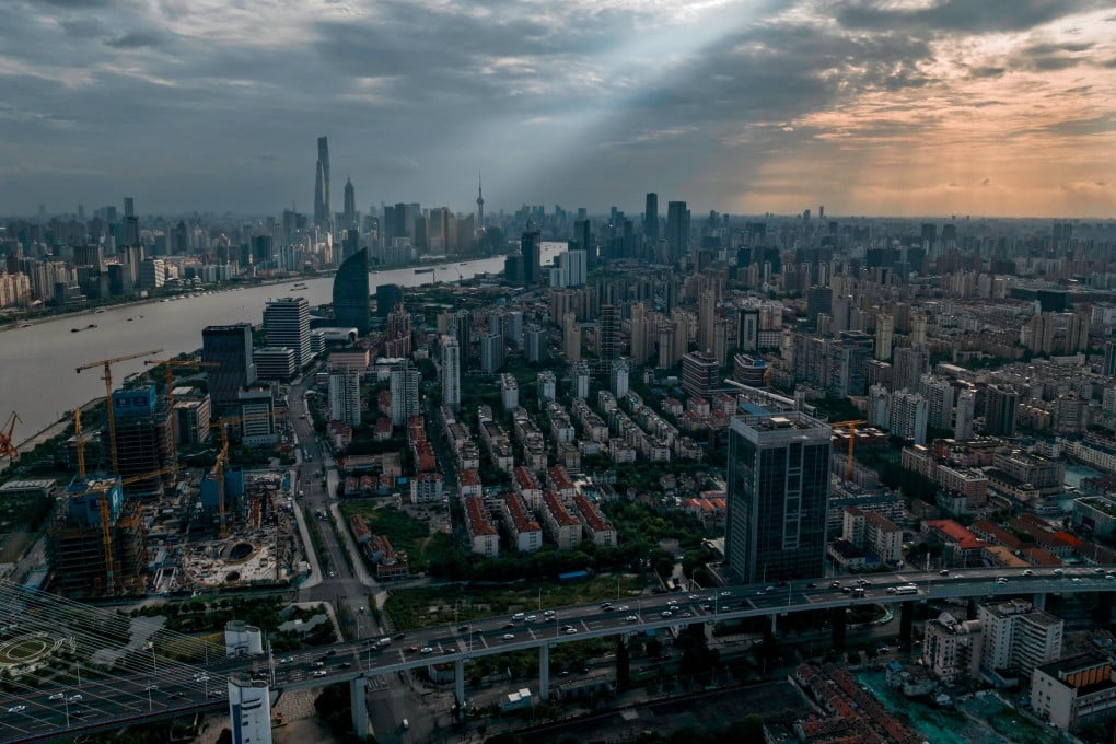 Luxury property prices in Shanghai are rising while prices of mass-market homes are falling. Photo: EPA-EFE