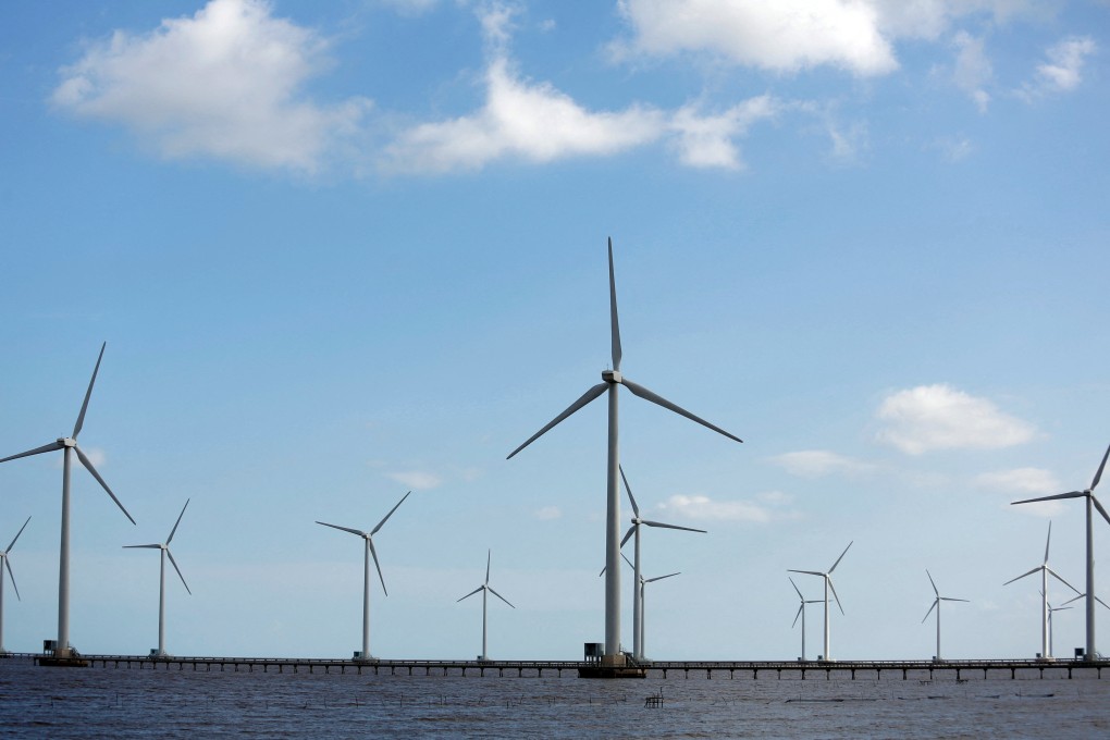 Power-generating wind turbines at a wind park in Bac Lieu province, Vietnam. Photo: Reuters