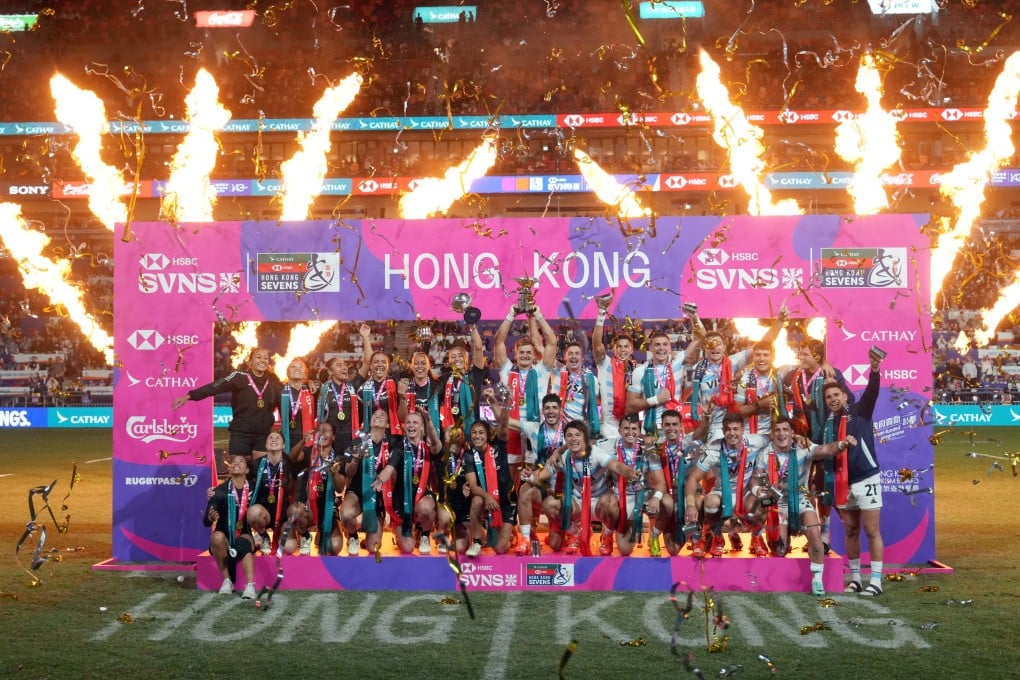The men’s and women’s champions, Argentina and New Zealand, share the limelight on the final day of the Hong Kong Sevens at Kai Tak Stadium. Photo: Sam Tsang