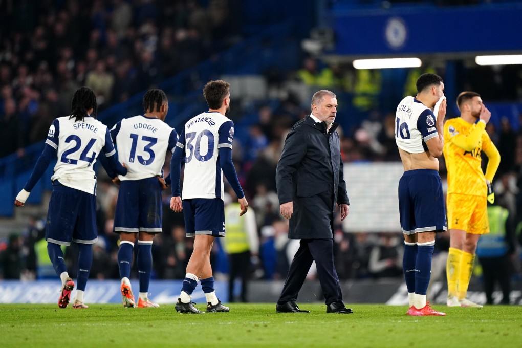 (From left to right) Tottenham’s Djed Spence, Destiny Udogie, Rodrigo Bentancur, Ange Postecoglou, Dominic Solanke, Guglielmo Vicario. Photo: dpa