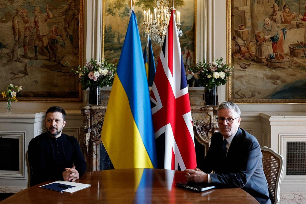 British Prime Minister Keir Starmer (right) and Ukraine’s President Volodymyr Zelensky prior to a meeting at the British embassy on the sideline of a summit for “coalition of the willing” in Paris, on March 27, 2025. Photo: AFP