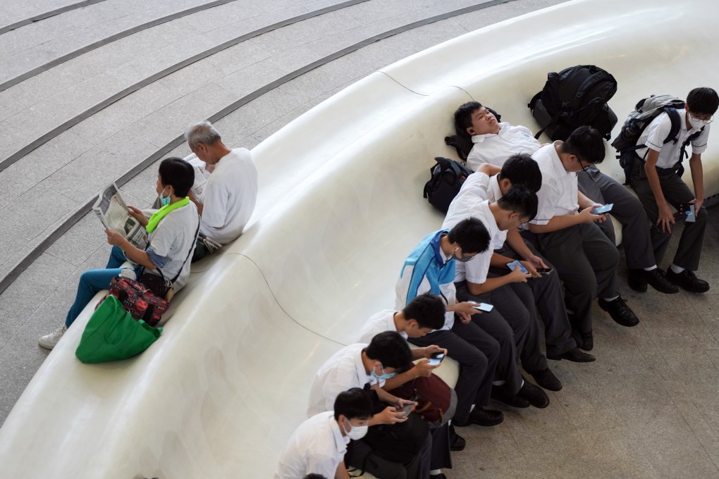 City officials say screen time usage by children is “quite worrying”. Photo: Eugene Lee