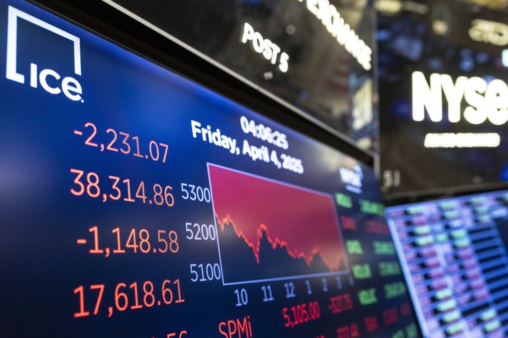 A screen showing stock prices at the end of the trading day on the floor of the New York Stock Exchange on April 4, 2025. World financial markets are continuing to react to reciprocal tariffs that US President Donald Trump implemented. Photo: EPA-EFE