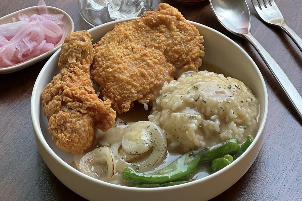 Southern American chicken and gravy at FRYb, a fried chicken restaurant in Seoul, South Korea, that serves American food with a distinct hint of the Philippines. Photo: Instagram/fry.bistro