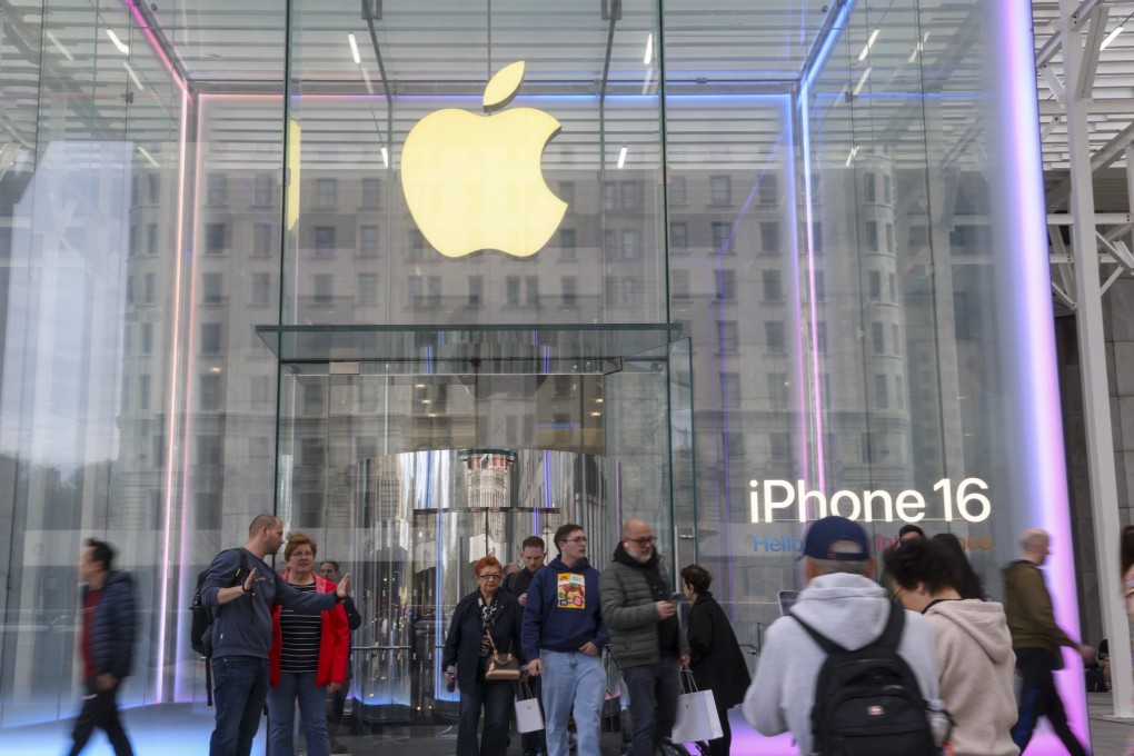 The Fifth Avenue Apple Store in New York. Photo: EPA-EFE