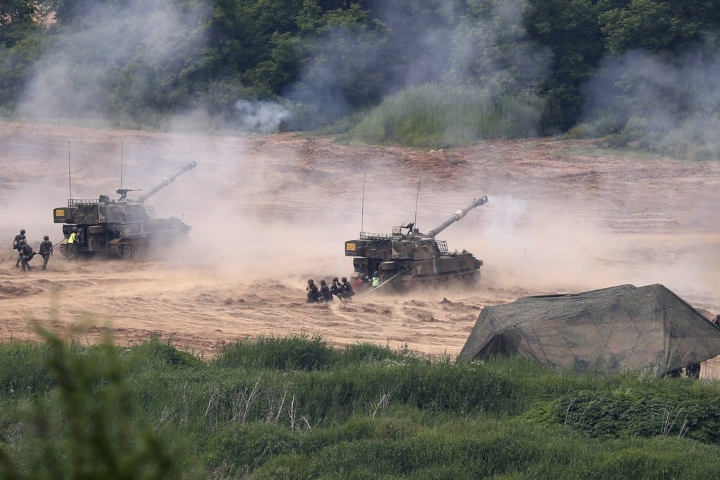 South Korean howitzers participate in a defence exercise near the Demilitarized Zone/ Photo: EPA-EFE