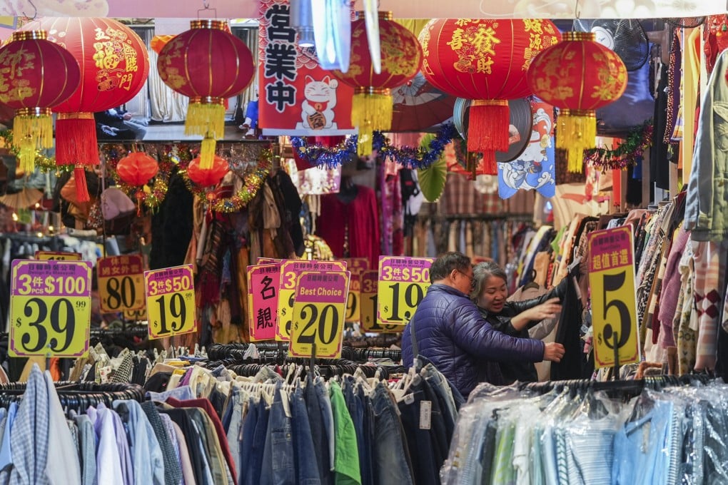 Customers shop in Tsim Sha Tsui. Photo: Eugene Lee