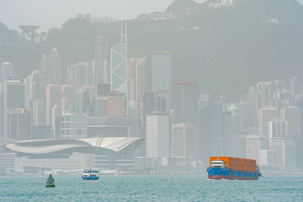 Air pollution reduces the views at Hong Kong’s famed Victoria Harbour. Photo: Eugene Lee