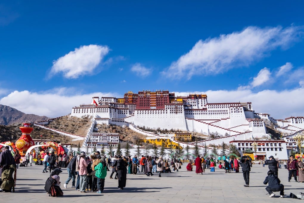 Non-Chinese visitors to Tibet must obtain special permits, which are typically granted to tourists who book with approved travel operators. Photo: Xinhua