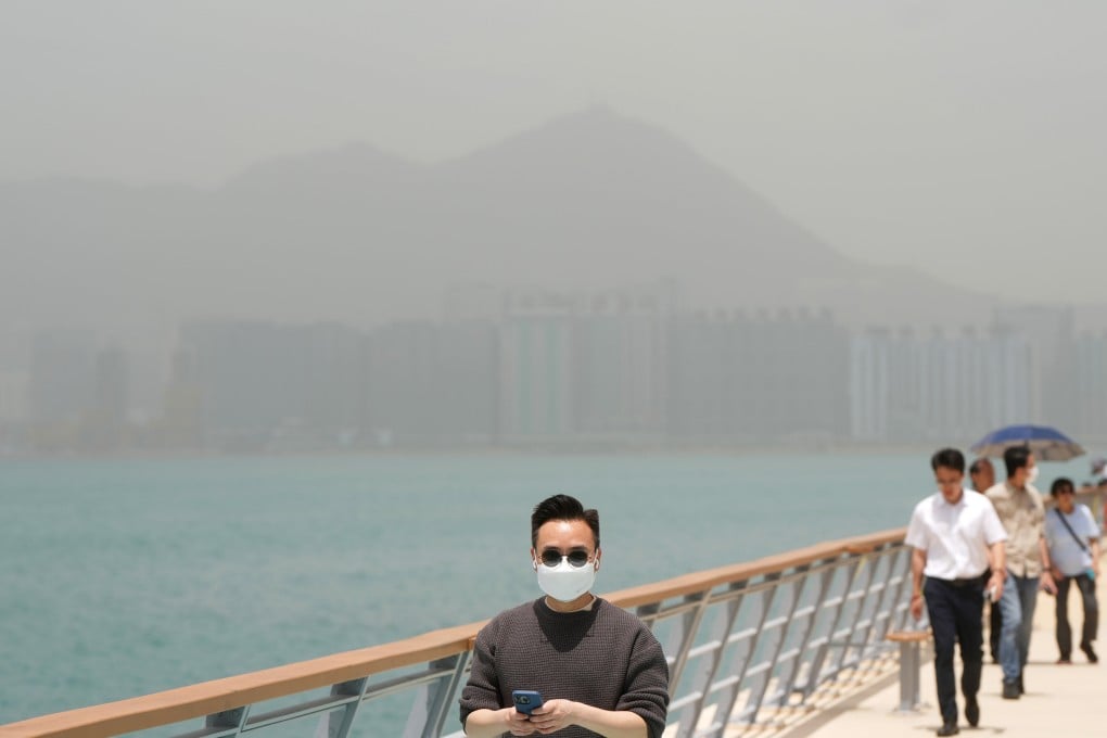 Smog over Victoria Harbour. More than 10 areas in Hong Kong reached the highest health risk levels on Monday evening. Photo: Sam Tsang