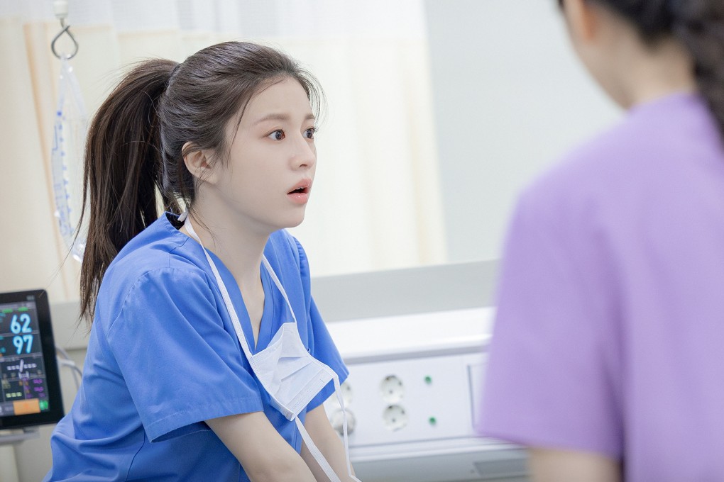 Go Youn-jung as debt-saddled resident doctor Oh Yi-young in a still from Resident Playbook. After a chaotic start, the Hospital Playlist spin-off should focus on turning its caricatures into characters.