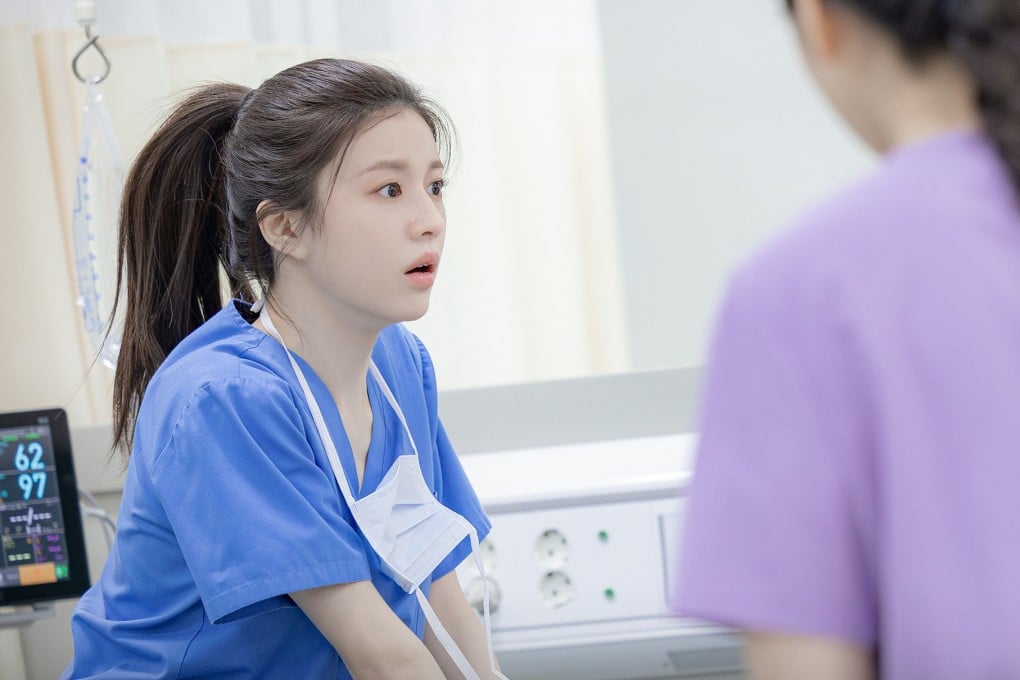 Go Youn-jung as debt-saddled resident doctor Oh Yi-young in a still from Resident Playbook. After a chaotic start, the Hospital Playlist spin-off should focus on turning its caricatures into characters.
