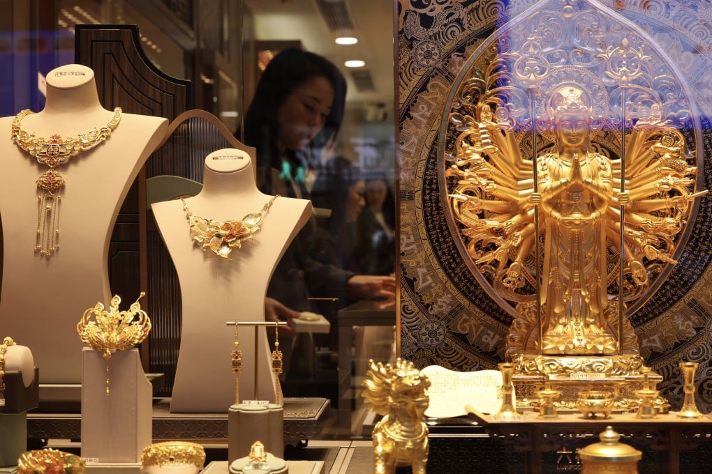 Customers visit a gold shop in Tsim Sha Tsui on April 5, 2025. Photo: Nora Tam