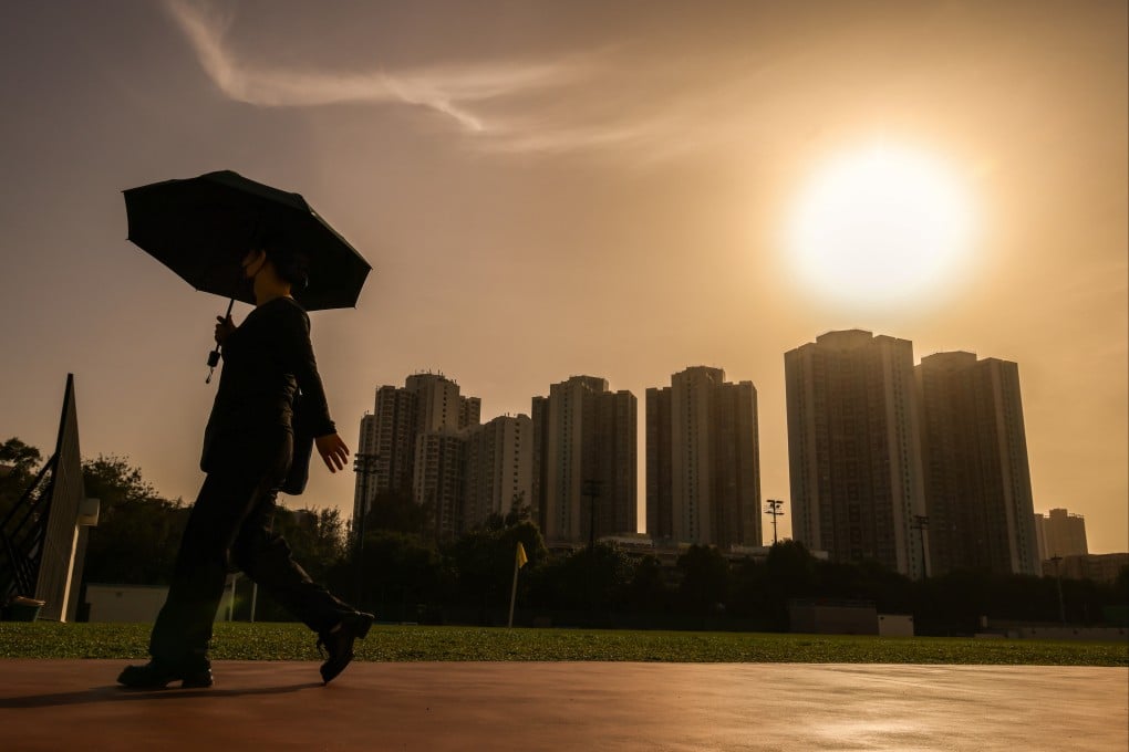 The Observatory says the mercury will range between 24 and 28 degrees on Saturday. Photo: Eugene Lee