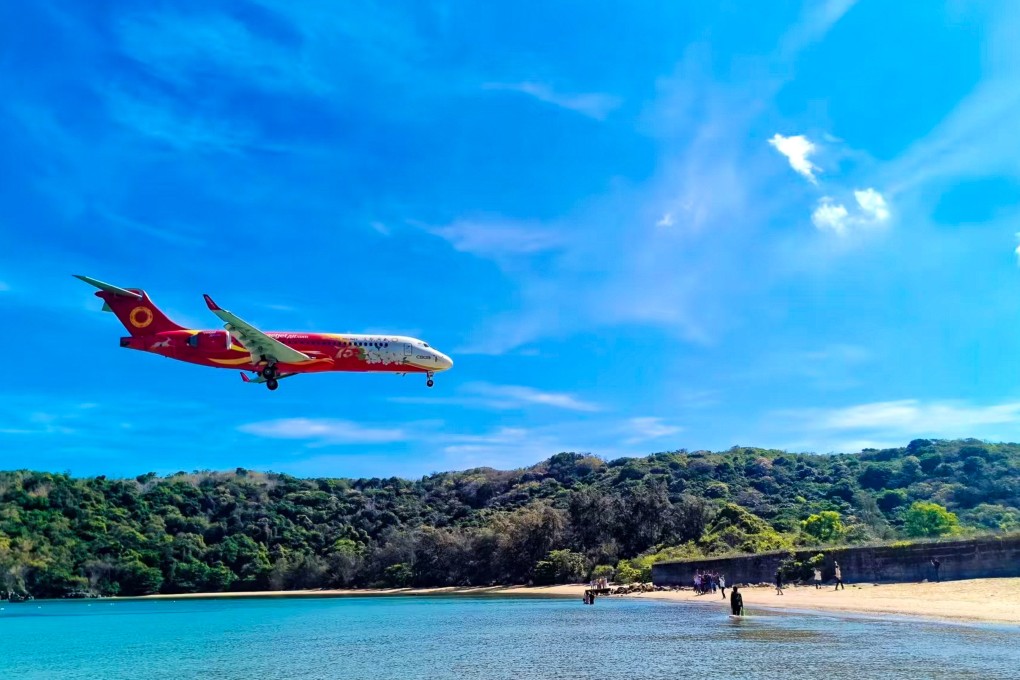 The VietJet C909s are operating on the Hanoi-Con Dao Island and Ho Chi Minh City-Con Dao routes. Photo: Comac