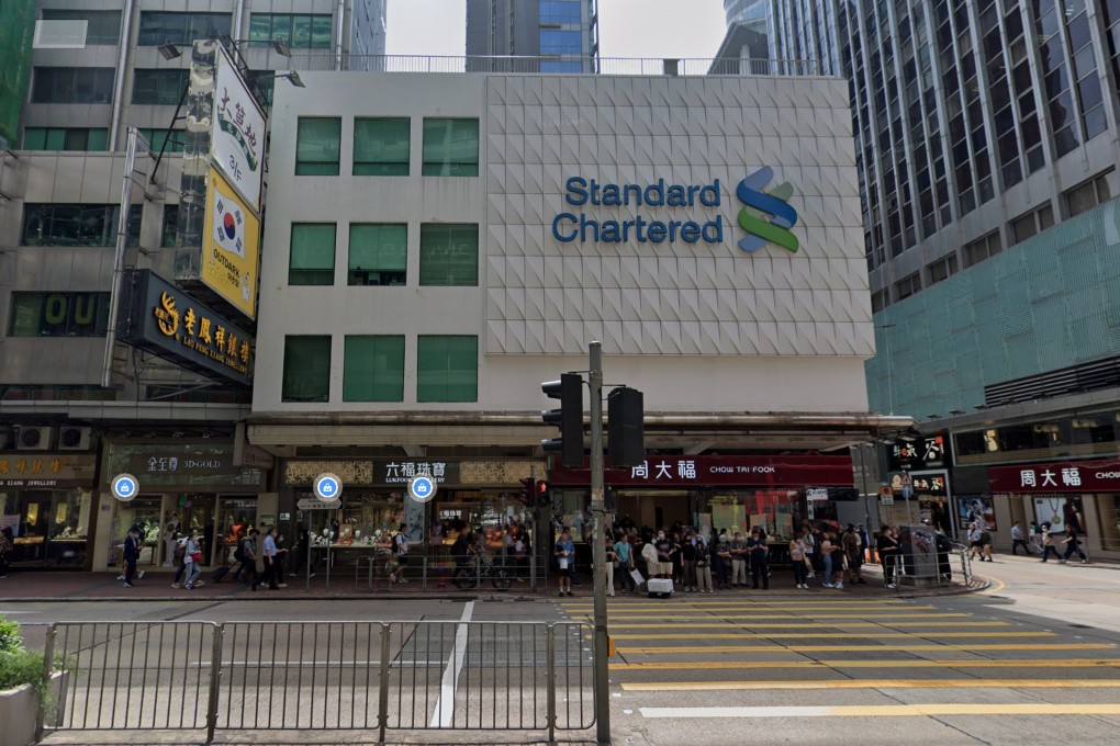 The elderly trio tried opening an account at a Standard Chartered branch in Mong Kok. Photo: Google Maps