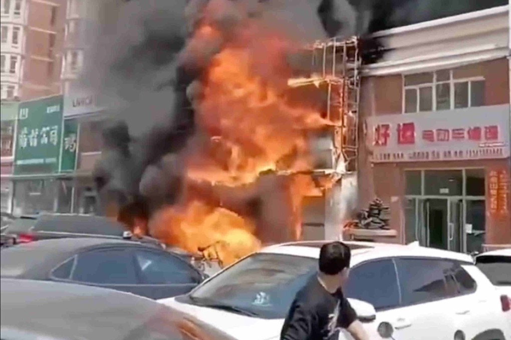A fire that broke out at a restaurant in Liaoyang city on Tuesday afternoon has left 22 people dead, state broadcaster CCTV said. Photo: Weibo