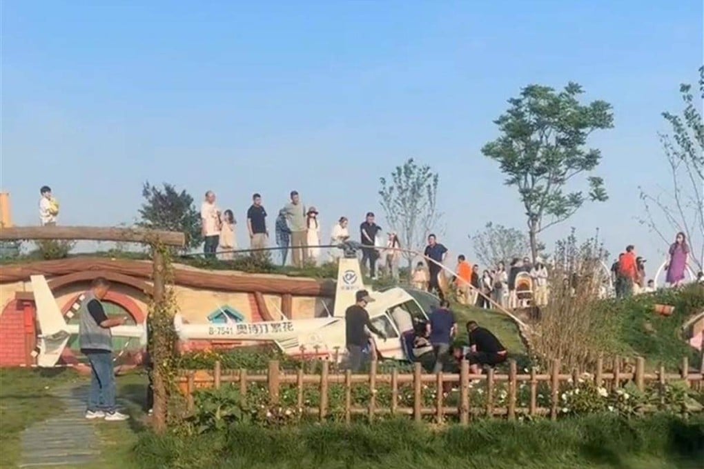 The helicopter crashed when coming in to land at the park in Suzhou. Photo: ctdsb.net
