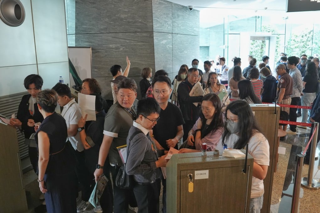 Potential buyers queue up for the property sale of Sun Hung Kai Properties’ Sierra Sea at the International Commerce Centre on May 3, 2025. Photo: Elson Li