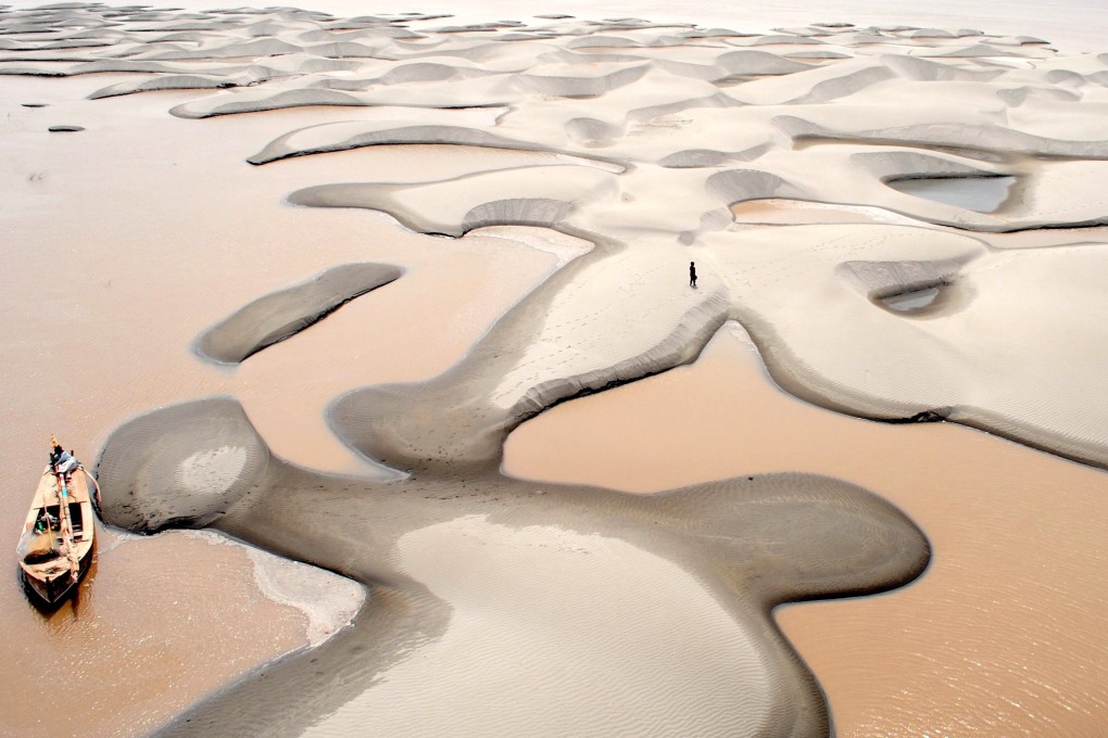 A parched stretch of the Indus River in Hyderabad, Sindh province, Pakistan. Photo: Shutterstock