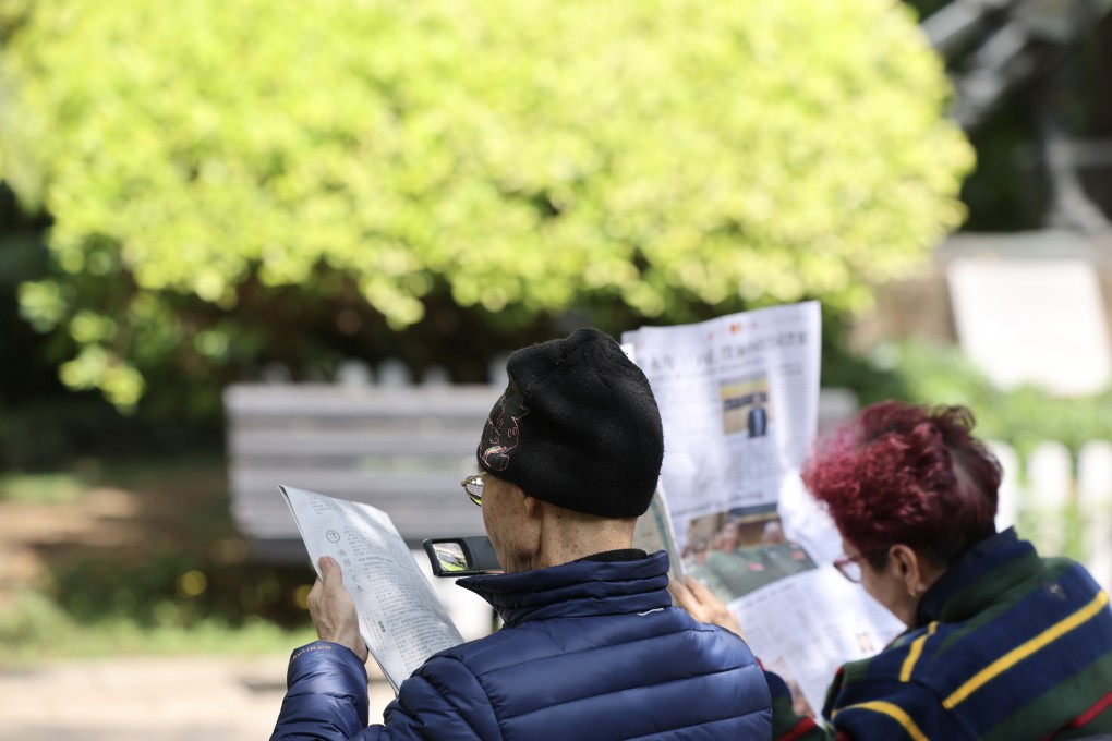 People read in Hong Kong Park in Admiralty on March 8, 2025. Photo: Nora Tam