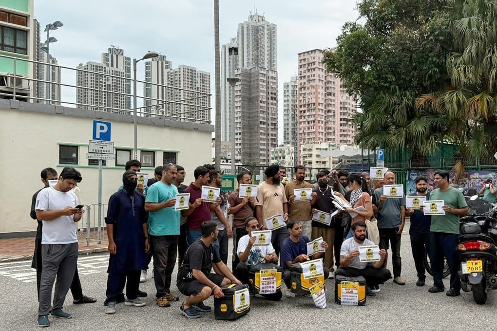Keeta delivery workers in Tsuen Wan stage a protest to demand fairer wages. Photo: Facebook/Keeta Food Delivery Platform Concern Group