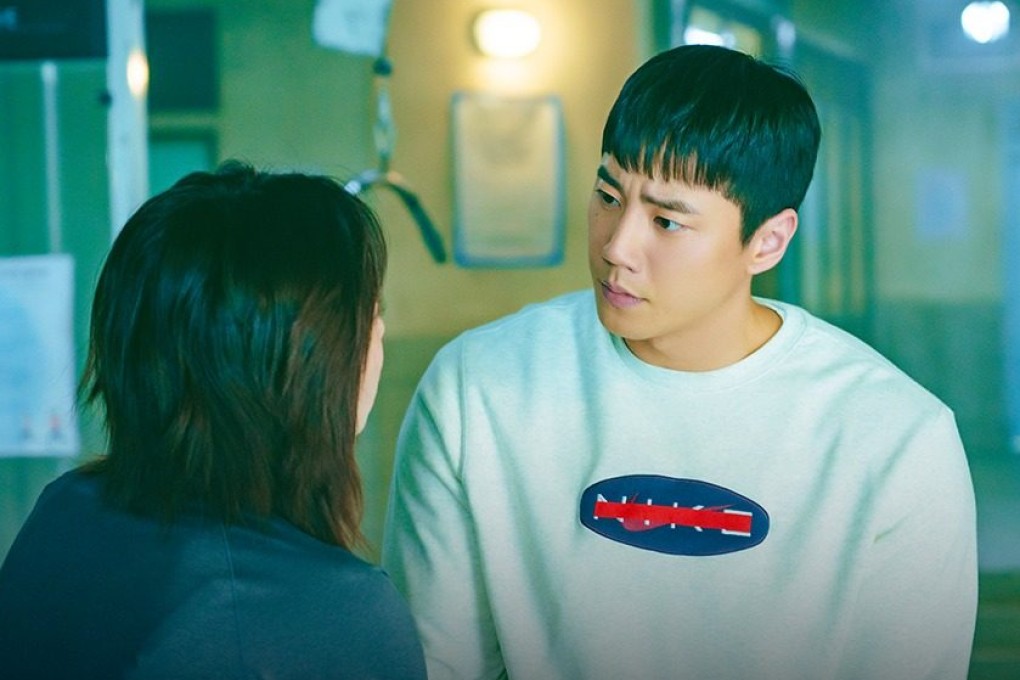 Jung Eun-ji (left) as office worker Mi-ran and Lee Jun-young as gym owner Hyun-joong in a still from Pump Up the Healthy Love, a K-drama comedy about romance and fitness. Photo: Online