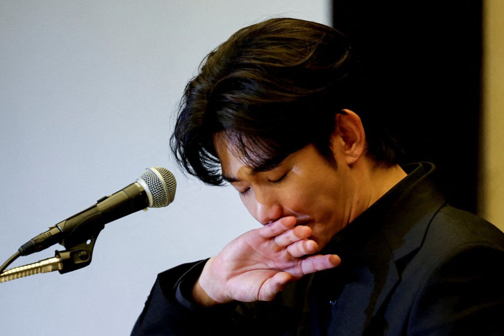 South Korean actor Kim Soo-hyun, embroiled in controversy over his relationship with actress the late Kim Sae-ron, sheds tears during a press conference in Seoul on March 31. Photo: Reuters