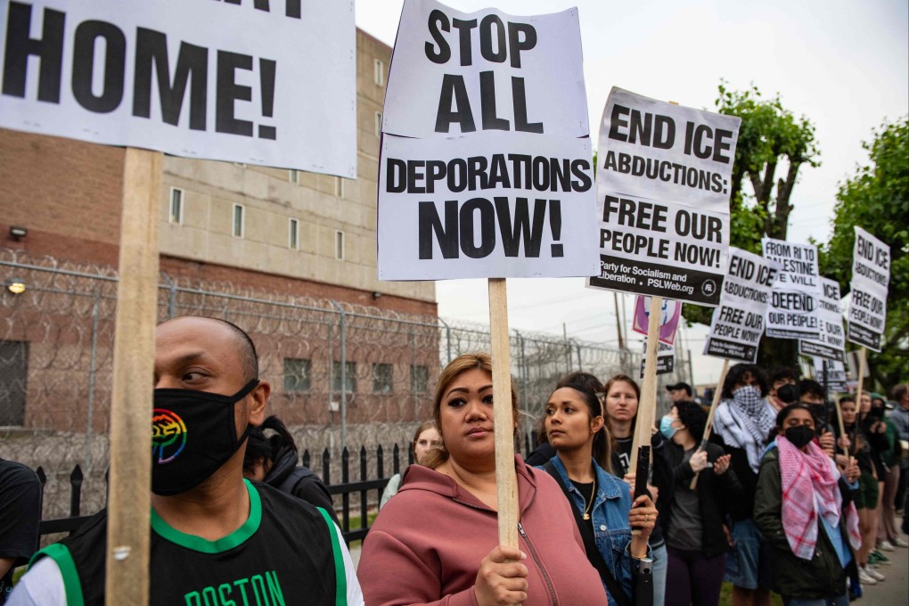 Demonstrators picket for the release of immigrants detained by US agents at a detention facility in Central Falls, Rhode Island, on May 15. Photo: AFP