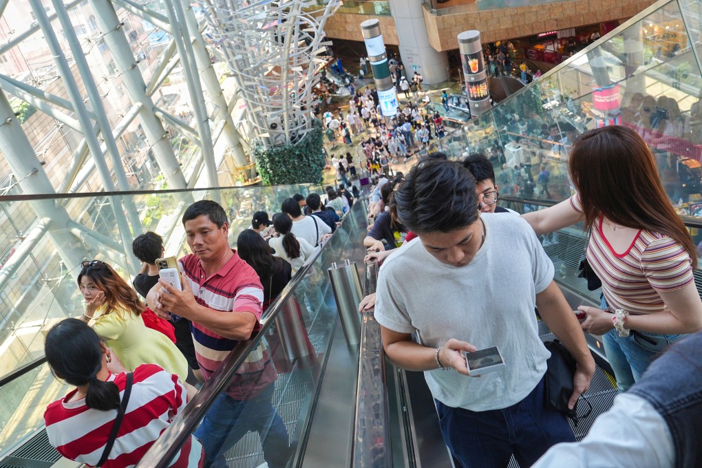People visit shopping mall in Mong Kok during China’s Golden Week holiday, on May 2. Photo: Elson Li
