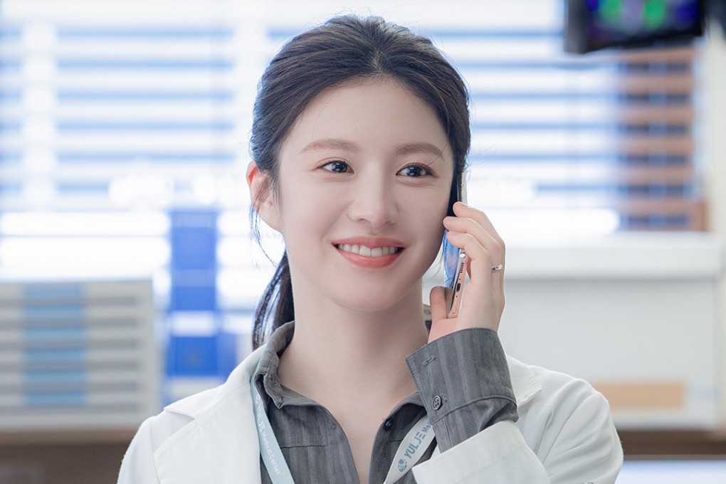 Go Youn-jung as first-year medical resident Oh Yi-young in a still from Resident Playbook. Jung Joon-won, Shin Si-ah, Kang You-seok and Han Ye-ji co-star. Photo: Online